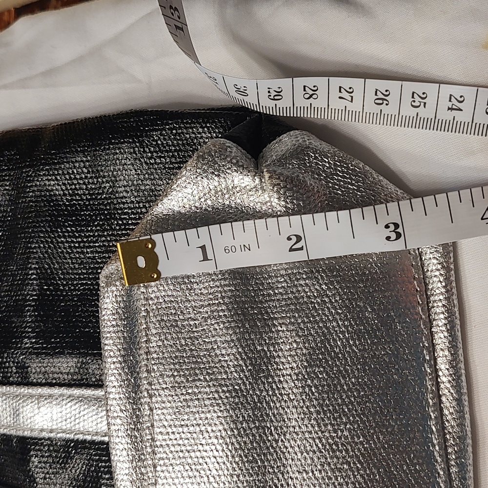 ❤️Victoria Secret Mini Tote Purse Bag Crossbody Silver Black Zippered NWT - Picture 9 of 12